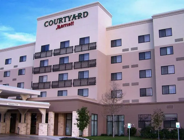 Courtyard by Marriott San Antonio Six Flags at The Rim hotel detail image 1