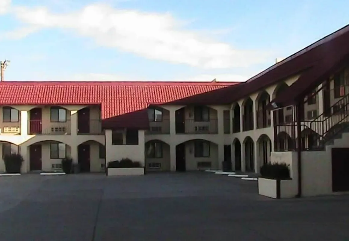 Travelodge by Wyndham Holbrook hotel hero