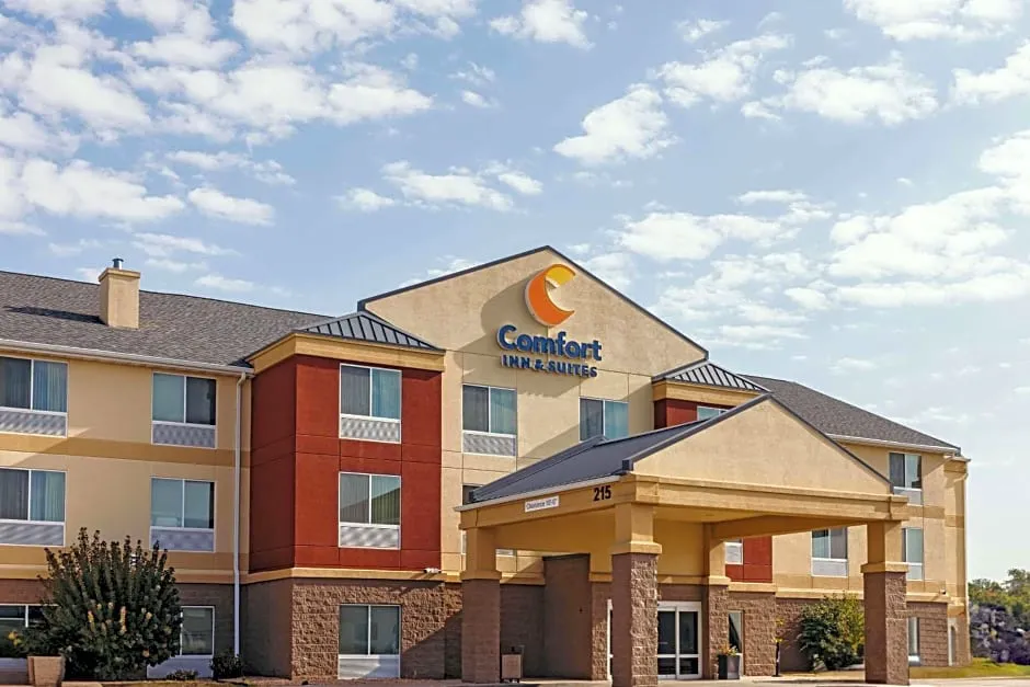 Comfort Inn & Suites Ankeny - Des Moines hotel hero