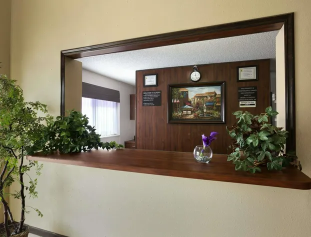 Super 8 by Wyndham Colorado Springs Airport hotel detail image 2