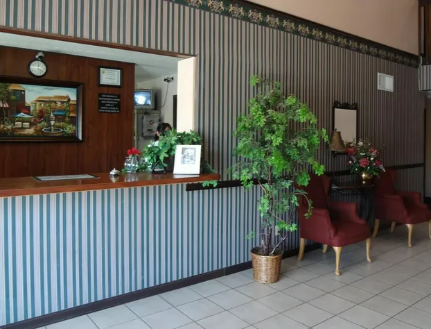 Super 8 by Wyndham Colorado Springs Airport hotel detail image 3