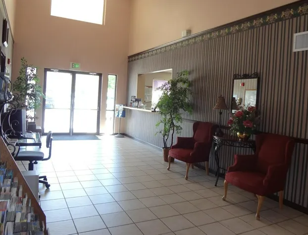 Super 8 by Wyndham Colorado Springs Airport hotel detail image 4