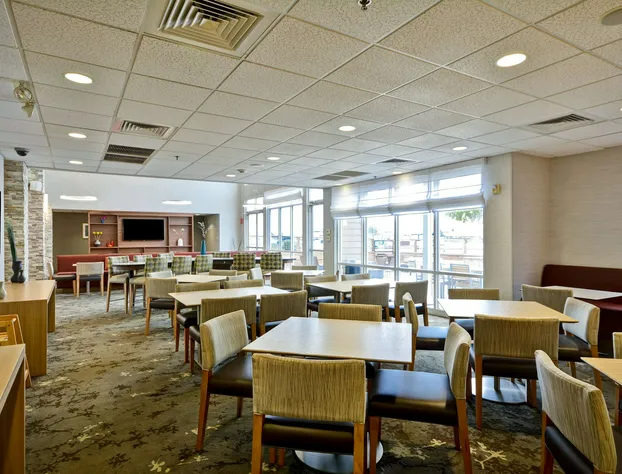 Homewood Suites by Hilton Oakland-Waterfront hotel detail image 3