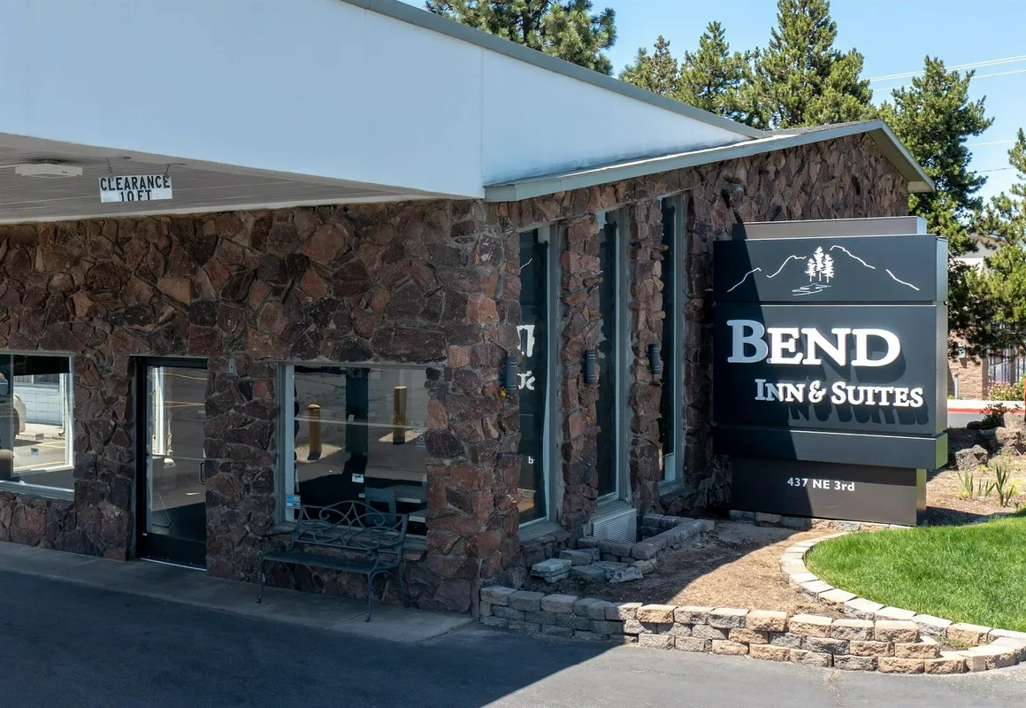 Bend Inn & Suites hotel hero