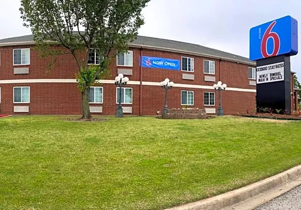 Motel 6 Tulsa, OK - CENTRAL hotel detail image 1