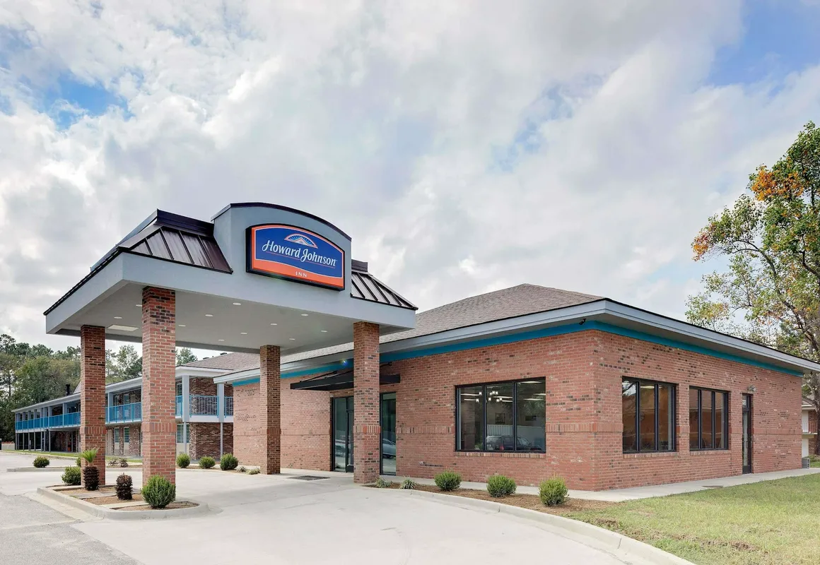 Howard Johnson by Wyndham Florence hotel hero