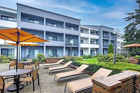 Courtyard by Marriott Chicago Glenview/Northbrook hotel detail image 2