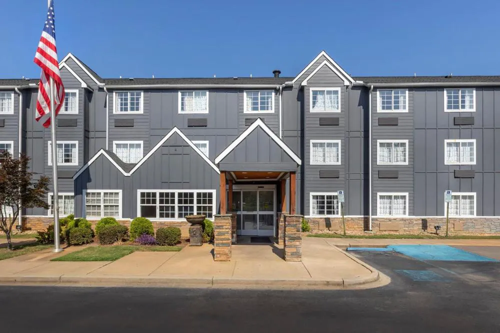 Greenville Pelham Inn by IHG hotel hero