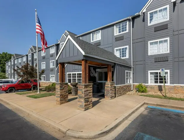 Greenville Pelham Inn by IHG hotel detail image 2