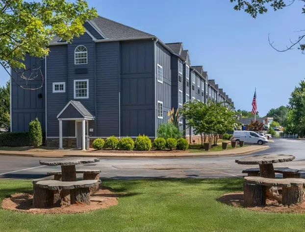 Greenville Pelham Inn by IHG hotel detail image 3