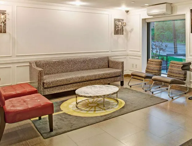 Ramada by Wyndham Staten Island hotel detail image 2