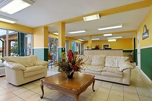 Days Inn by Wyndham Roanoke Civic Center hotel detail image 3