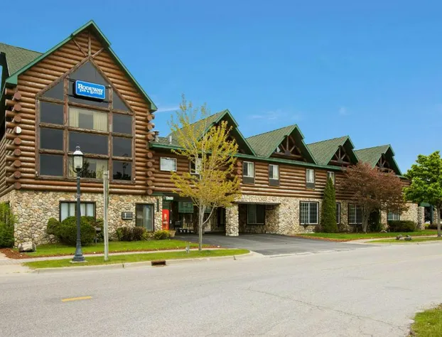 Days Inn by Wyndham Mackinaw City/Bridgeview Area hotel detail image 1