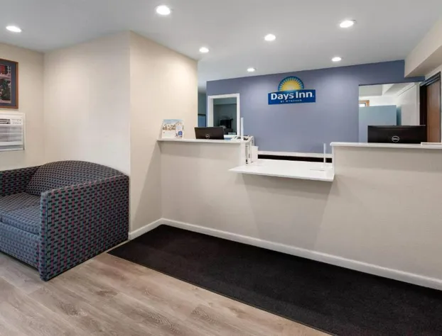 Days Inn by Wyndham Mackinaw City/Bridgeview Area hotel detail image 4