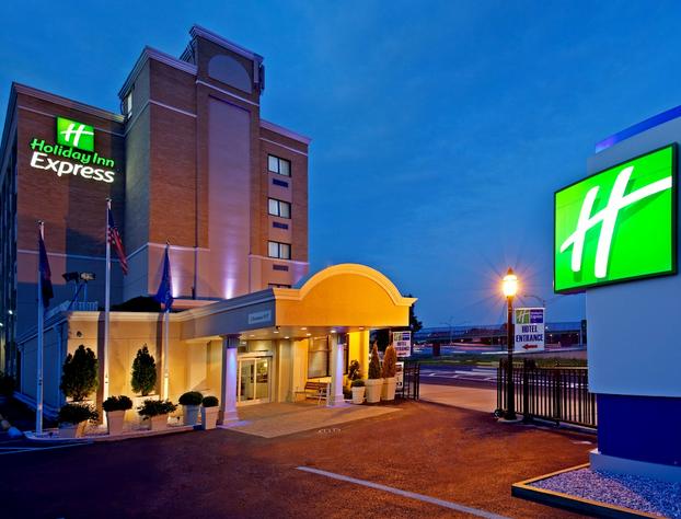 Holiday Inn Express LaGuardia Airport By IHG hotel detail image 1