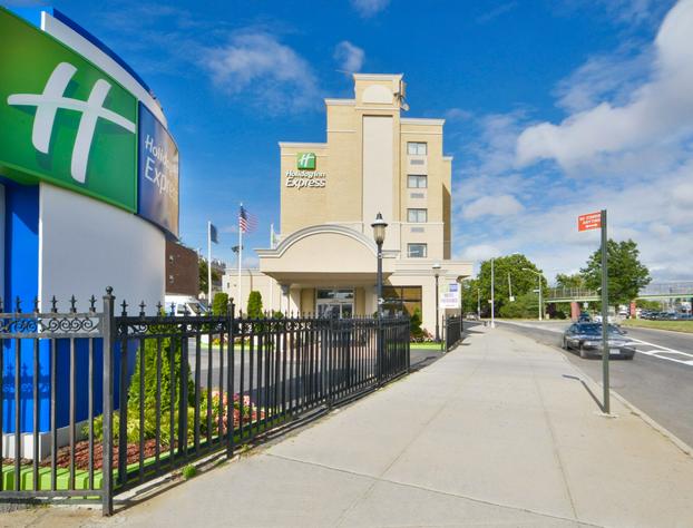 Holiday Inn Express LaGuardia Airport By IHG hotel detail image 2