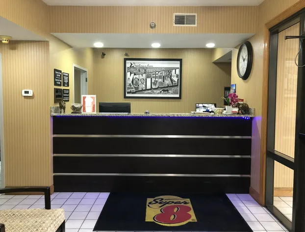 Super 8 by Wyndham Franklin Hwy 31 hotel detail image 3