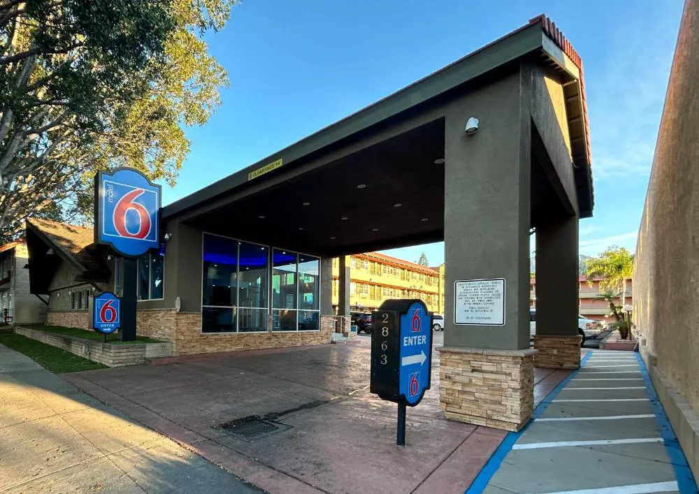 Motel 6 Pasadena, CA – Old Town Pasadena Area hotel hero