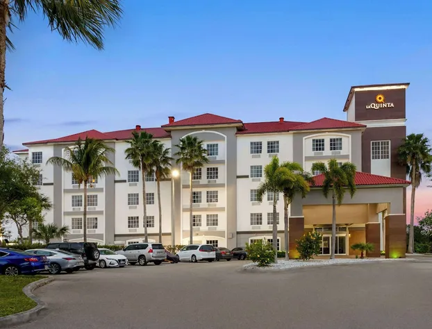 La Quinta Inn & Suites by Wyndham Ft. Pierce hotel detail image 1