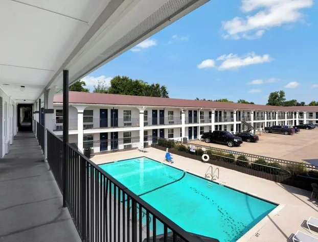 Motel 6 Bryan, TX - University Area hotel detail image 1