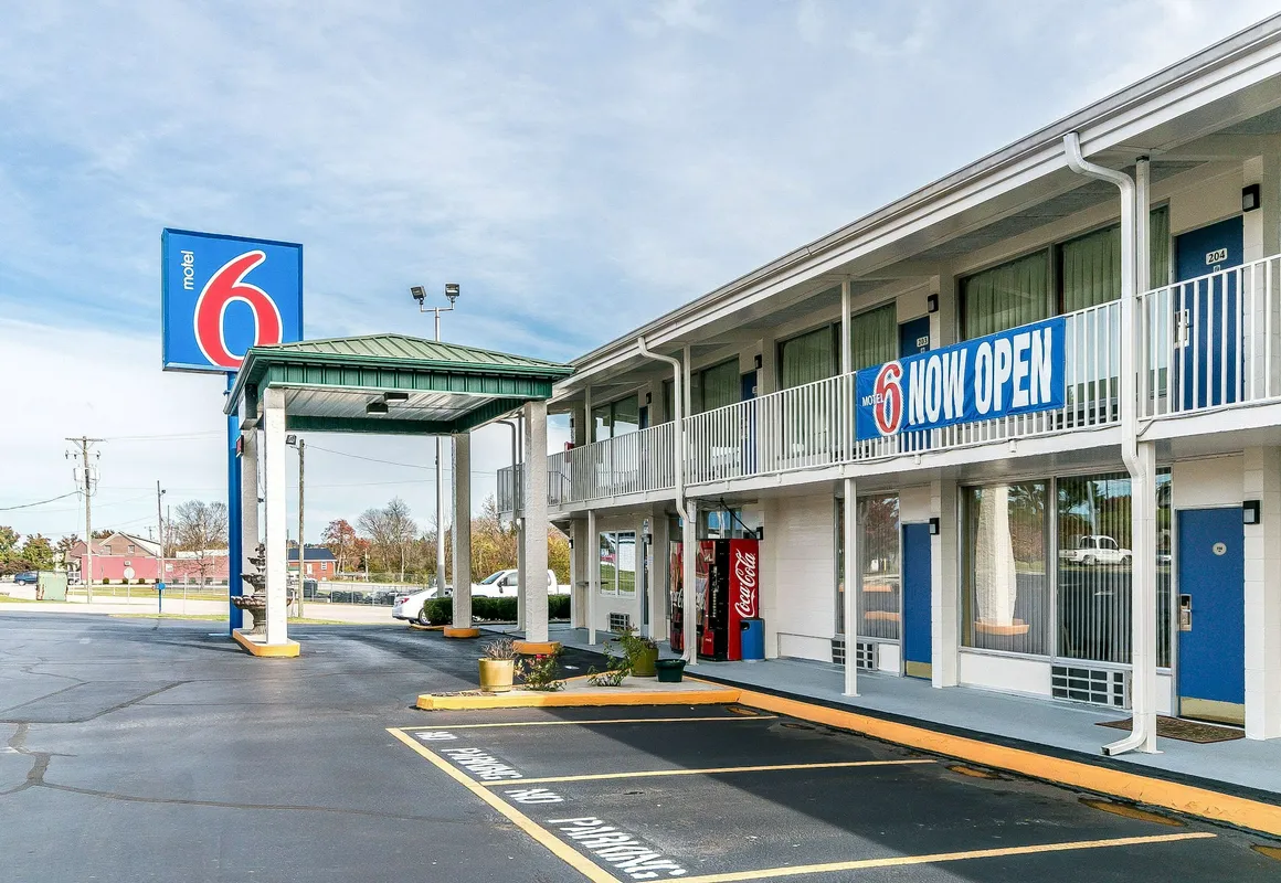Motel 6 Somerset, KY hotel hero