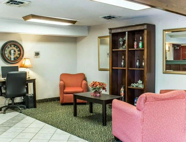 Econo Lodge Burlington I-40 hotel detail image 4