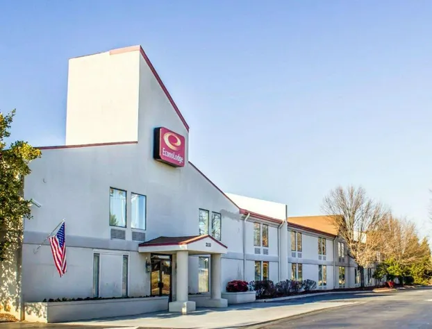 Econo Lodge Burlington I-40 hotel detail image 2