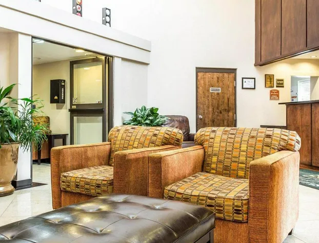 Quality Inn & Suites Coliseum hotel detail image 3