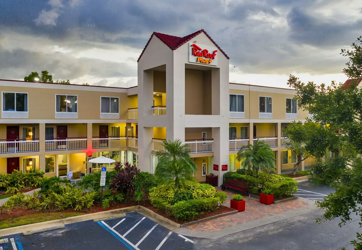 Quality Inn Orlando Near International Drive hotel hero