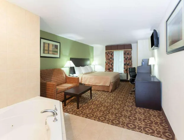 Super 8 by Wyndham Decatur/Dntn/Atlanta Area hotel detail image 4