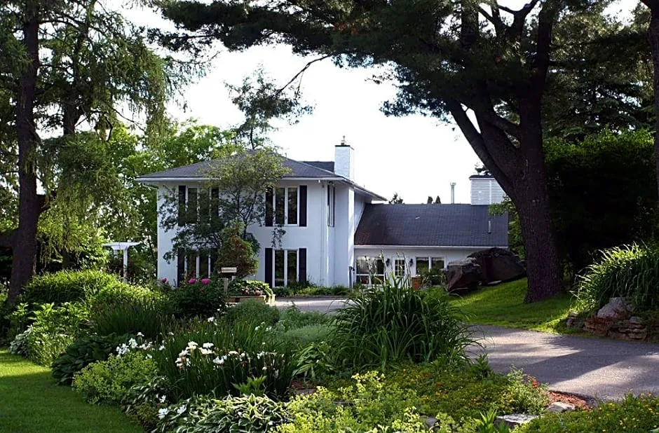 Delta Grandview Resort hotel hero