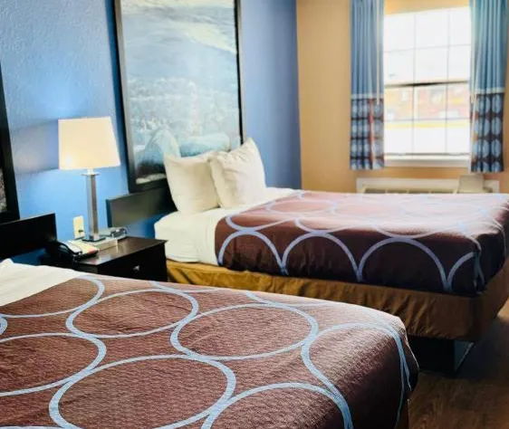 Super 8 by Wyndham Henryetta hotel detail image 4