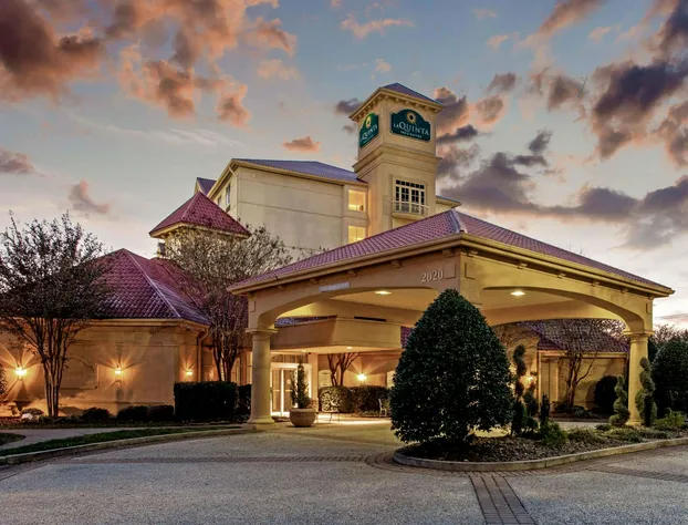 La Quinta Inn & Suites by Wyndham Winston-Salem hotel detail image 3