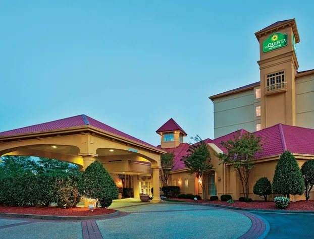 La Quinta Inn & Suites by Wyndham Winston-Salem hotel detail image 1