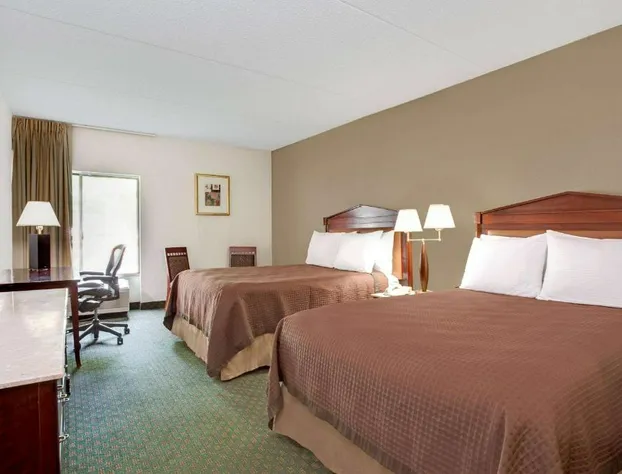 Days Inn by Wyndham Newport News City Center Oyster Point hotel detail image 3