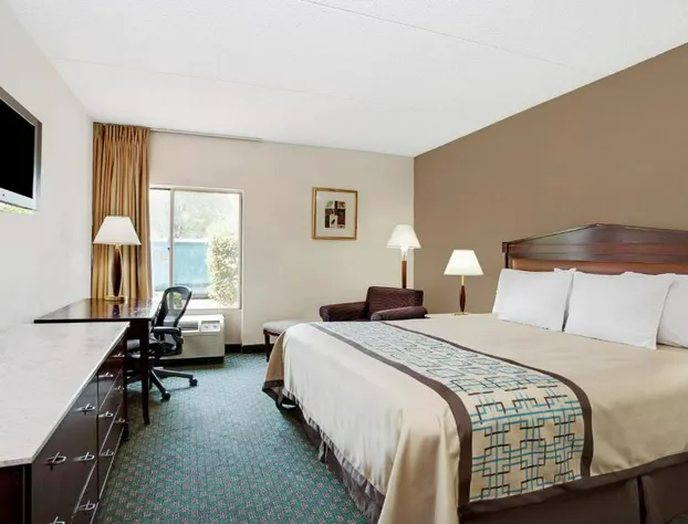 Days Inn by Wyndham Newport News City Center Oyster Point hotel detail image 4