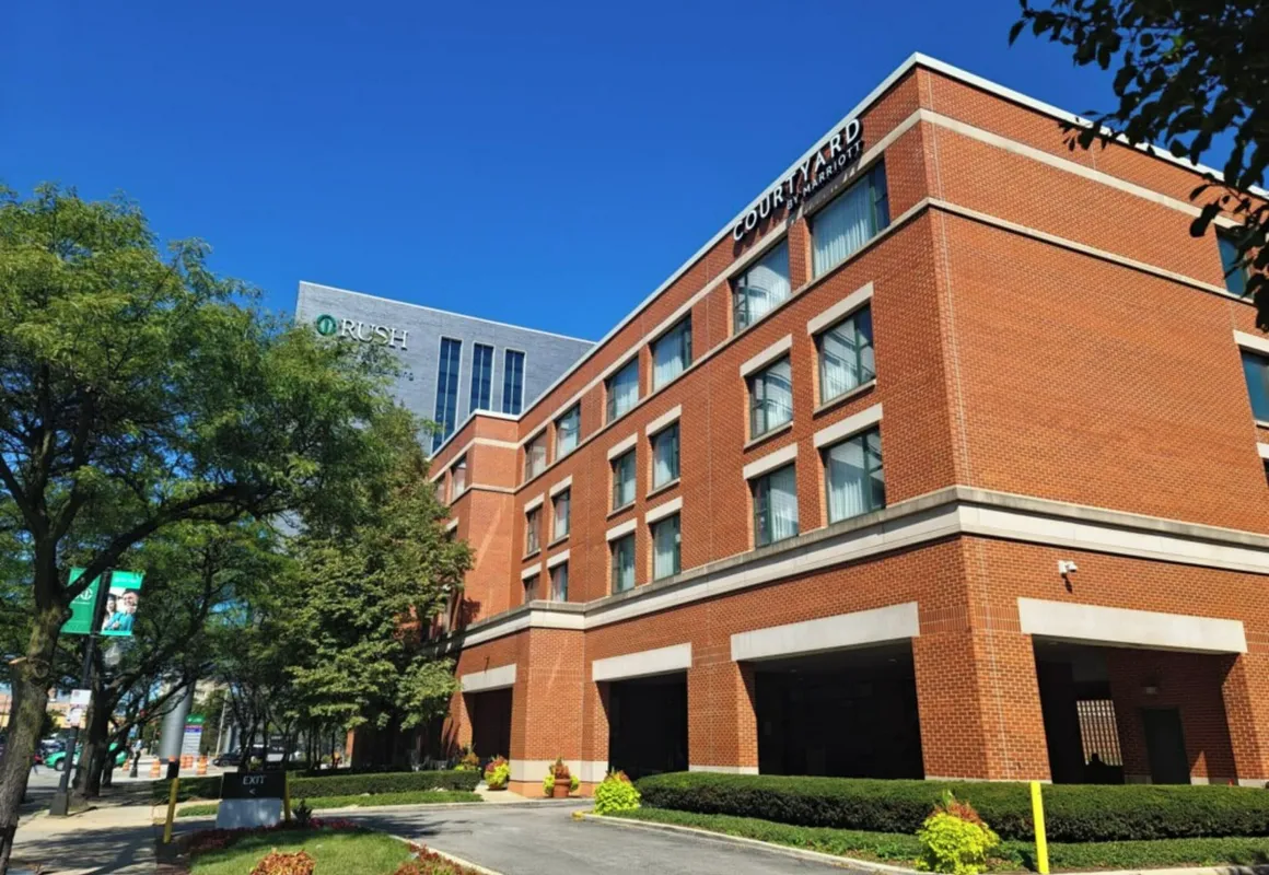 Courtyard by Marriott Chicago at Medical District/UIC hotel hero