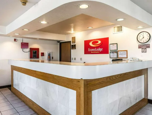 Econo Lodge Inn & Suites hotel detail image 3