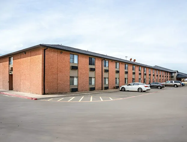 Econo Lodge Inn & Suites Mckinney - Plano North hotel detail image 1