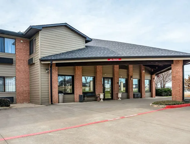 Econo Lodge Inn & Suites Mckinney - Plano North hotel detail image 2