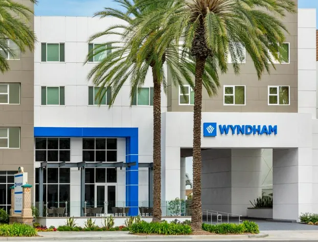 Wyndham Anaheim hotel detail image 3