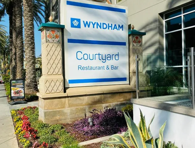 Wyndham Anaheim hotel detail image 4