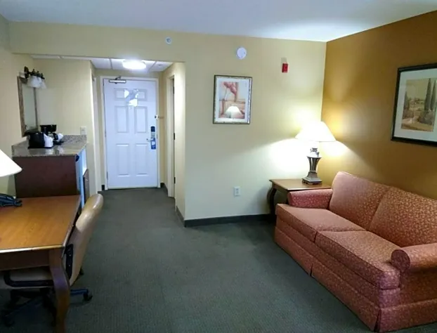 Baymont by Wyndham Clinton hotel detail image 4