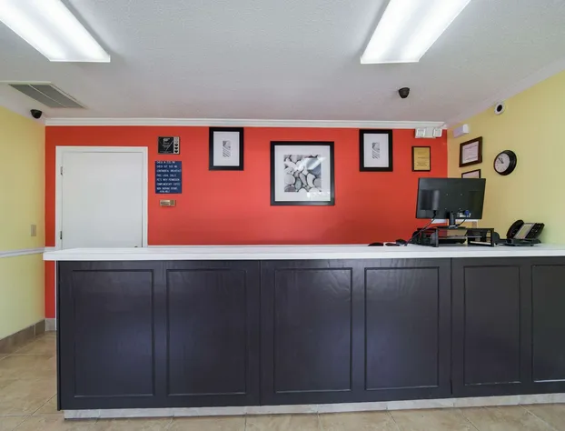 Econo Lodge hotel detail image 4