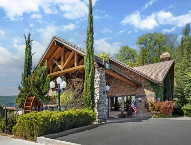 Best Western Plus Yosemite Gateway Inn hotel detail image 1