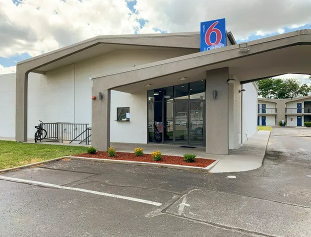 Motel 6 Lexington, KY - Airport hotel detail image 3