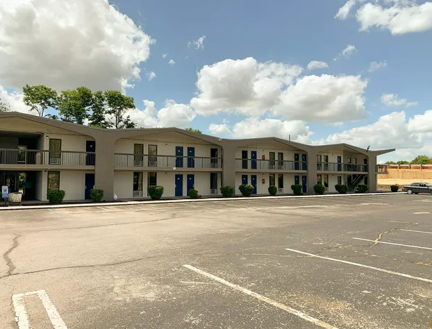 Motel 6 Lexington, KY - Airport hotel detail image 4