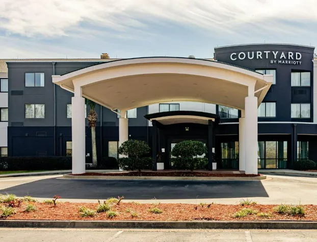 Courtyard by Marriott Brunswick hotel detail image 1