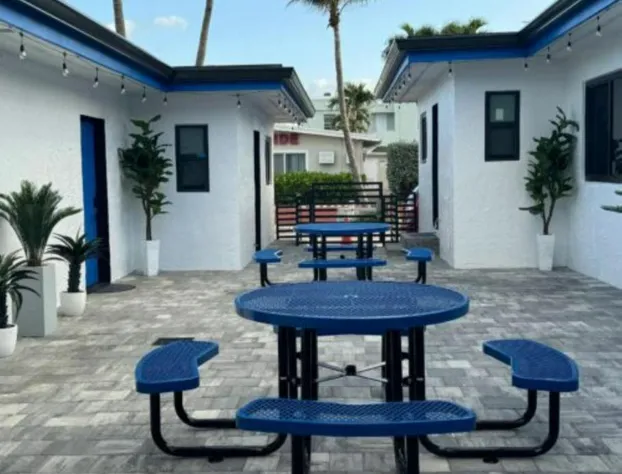 Hollywood Sunrise hotel detail image 1