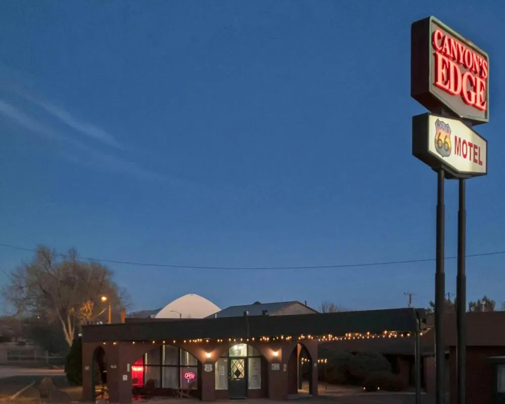 Canyons Edge Route 66 Motel hotel hero